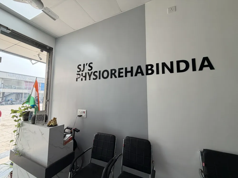 SJ’s Physio Rehab India reception and waiting area